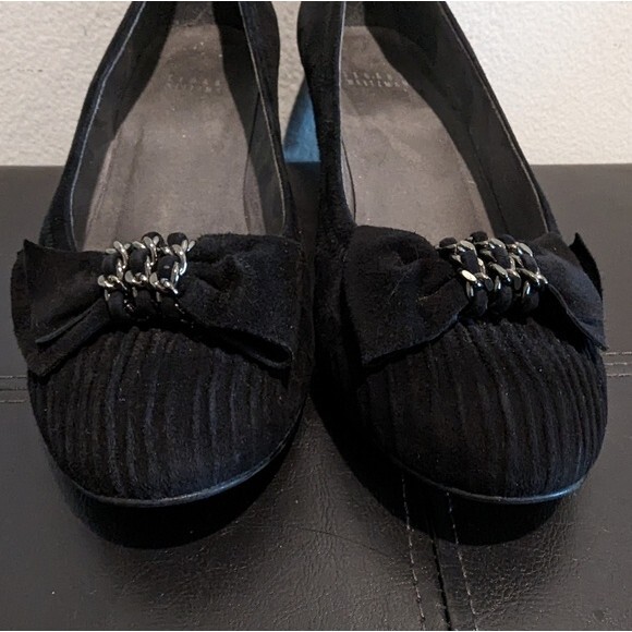 Stuart Weitzman Black Genuine Suede Wedged Heels with Chain Bow 9 - Picture 11 of 11